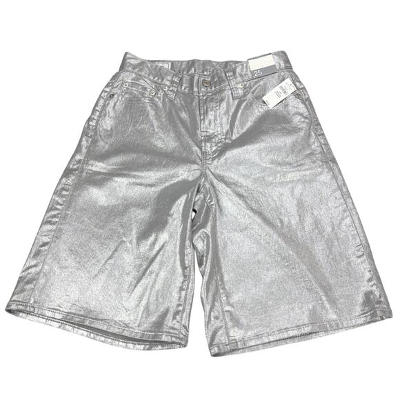 NWT GAP 11.5" Mid Rise Metallic Longline Denim Shorts Size 25 Silver - Picture 2 of 6